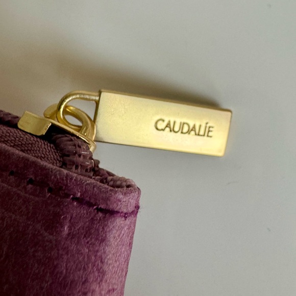 FREE ADD ON (with purchase) Caudalie cosmetic bag - Picture 7 of 7